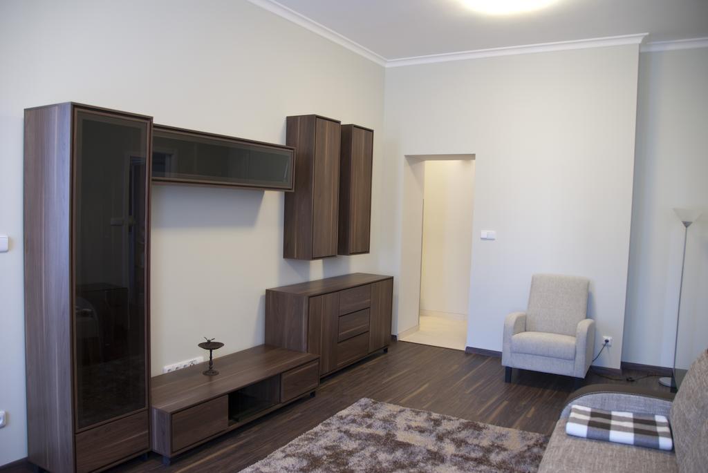 קרלובי וארי Apartman U Kolonady חדר תמונה