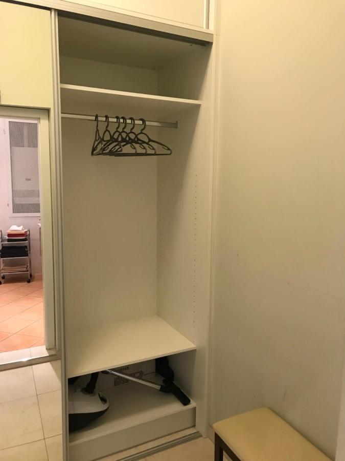 קרלובי וארי Apartman U Kolonady מראה חיצוני תמונה