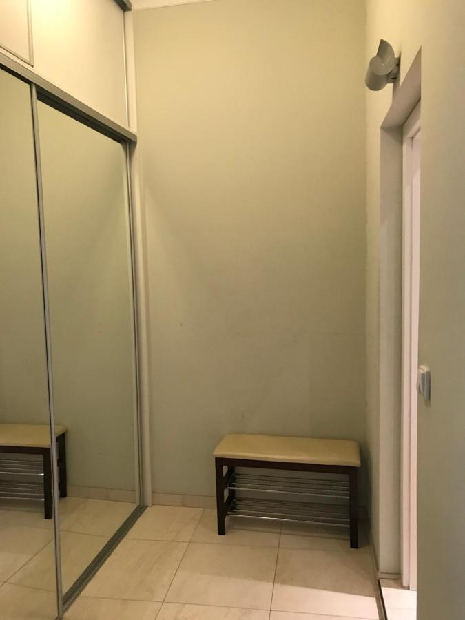 קרלובי וארי Apartman U Kolonady מראה חיצוני תמונה